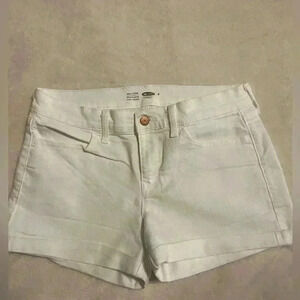 Old Navy Semi Fitted stretch white denim shorts four pockets & cuffs size 8